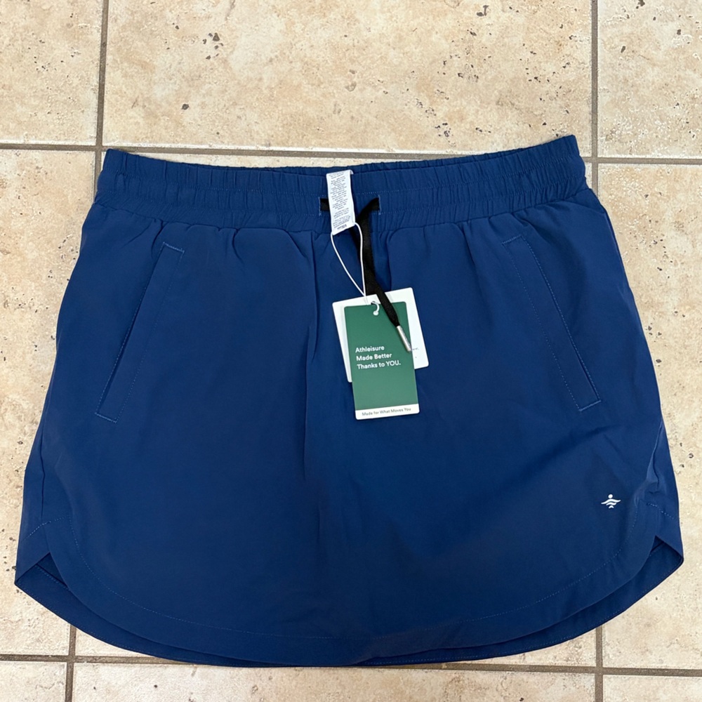 Halara Navy Athletic Skort Side Pockets size Medium NWT